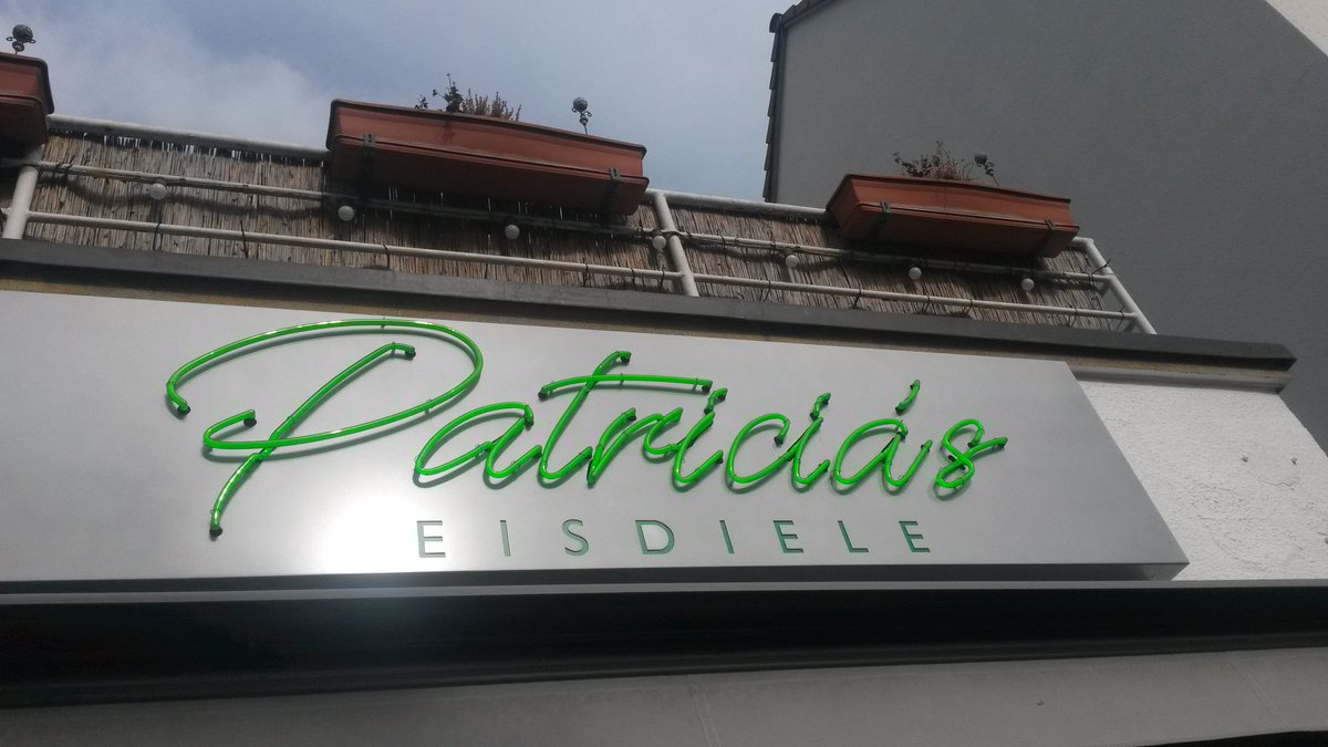 DaGr77's tweet photo. 4. und letzte Station das Eiscafé #Patricias in #Degerloch #kaffeis https://t.co/tpeYbLeXAl