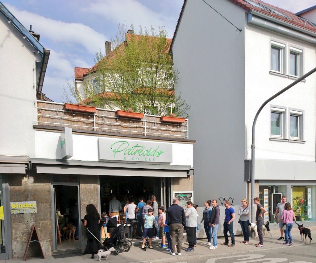 DasKaffeis's tweet photo. #kaffeis 
Letzte Station heute. 
Ausgezeichnetes Eis. 
Damit ist die Tour für heute beendet. Danke fürs Interesse und die Teilnahme. 😃 https://t.co/sm25GCc6TE