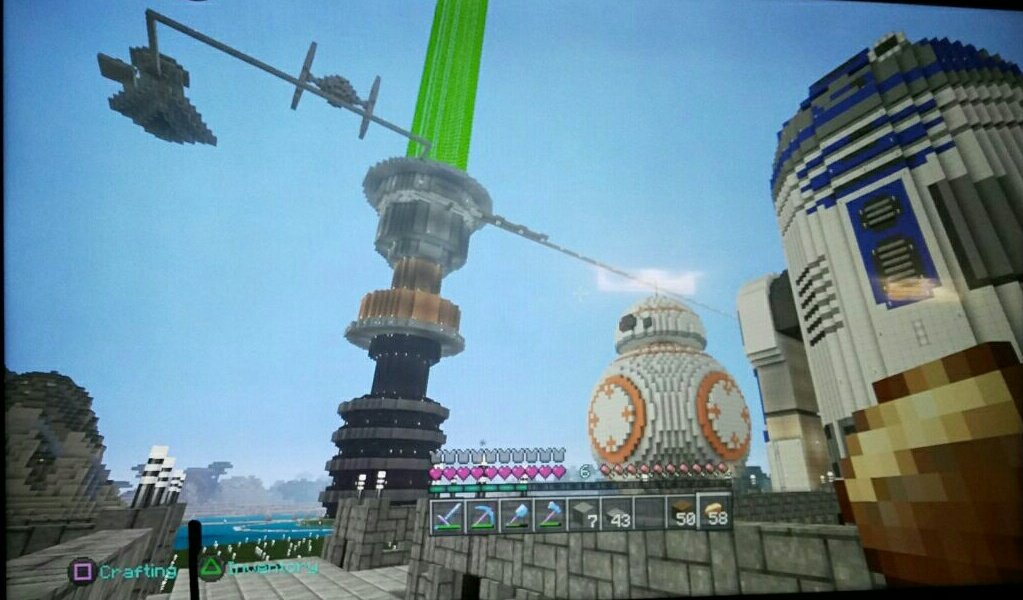 krila89's tweet photo. #throwback to @MiaBellaEzia and my world. #survivalminecraft #Minecraft #starwars #r2d2 #bb8 #lightsaber #tiefighter https://t.co/VrmzFmv1UP