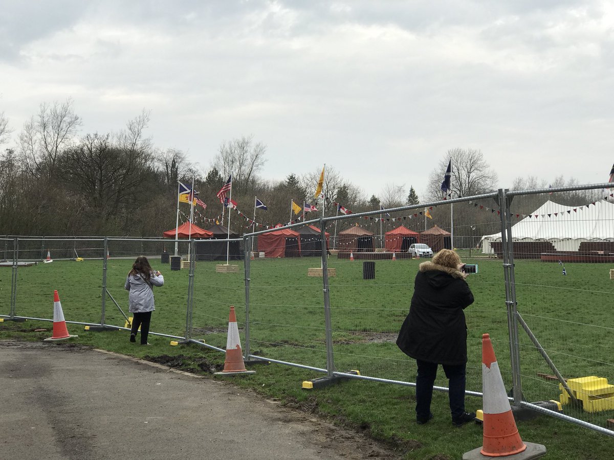 ComeSeeScotland's tweet photo. Photos taken this afternoon at Pollok Park #Glasgow. Nobody to be seen but reliably informed that this is for #Outlander filming. #1960s. #scotlander https://t.co/d86omy4dXN