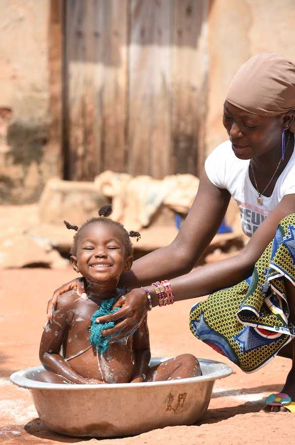 A key component of positive parenting is raising children in a non-violent manner and providing children with love, care, structure, guidance, empowerment, recognition &amp; time for fun! <a href="/UN/">United Nations</a> photo:<a href="/unicef/">UNICEF</a> <a href="/SDG2030/">SDG2030</a>