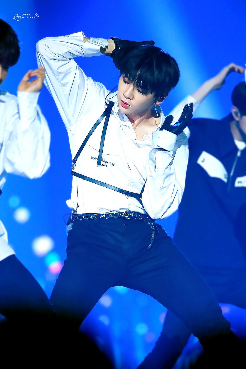 LunarPlanet1210's tweet photo. HQ=❤ 180413 Kcon in Japan 
눈빛..쇄골..힐링..
#워너원 #wannaone #강다니엘 #KangDanie https://t.co/OCPZEm8Bhs