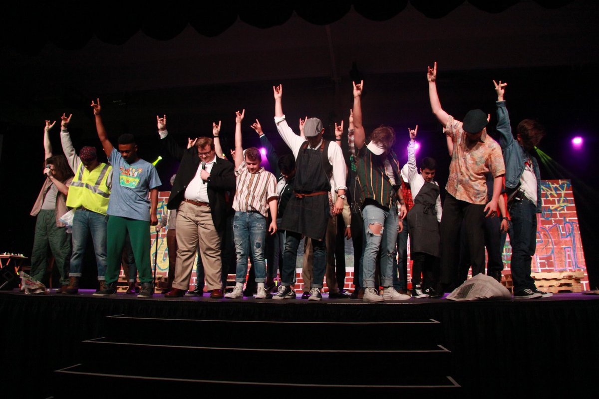 oopsitsandres's tweet photo. I am so proud of these guys and this show. #theboysarebackintown #springsing2018 https://t.co/H5IfZxFCmc