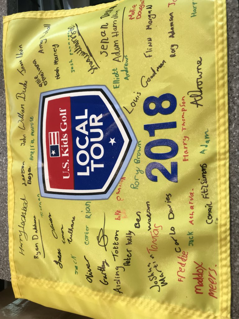 paulvaughanpro's tweet photo. Nice touch from @ZoeAllenGolf &amp; @USKidsGolfFDN getting all the young players to sign their local tour flag today and presenting to @ArdglassGolf . #USKidsGolf #AwesomeArdglass #LocalTour https://t.co/agn0QXiw48