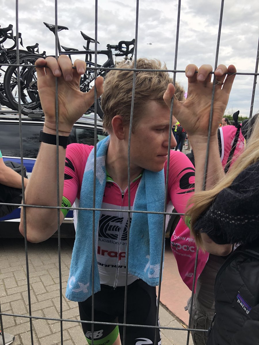 tomcraddock's tweet photo. What a day for @lawsoncraddock! All day in the break and able to stay with the lead group for the final lap to snag a top ten! #needanamboolance #TexasProud #PinkArgyle #rideargyle #AGR18 https://t.co/rd7EiYNx3w
