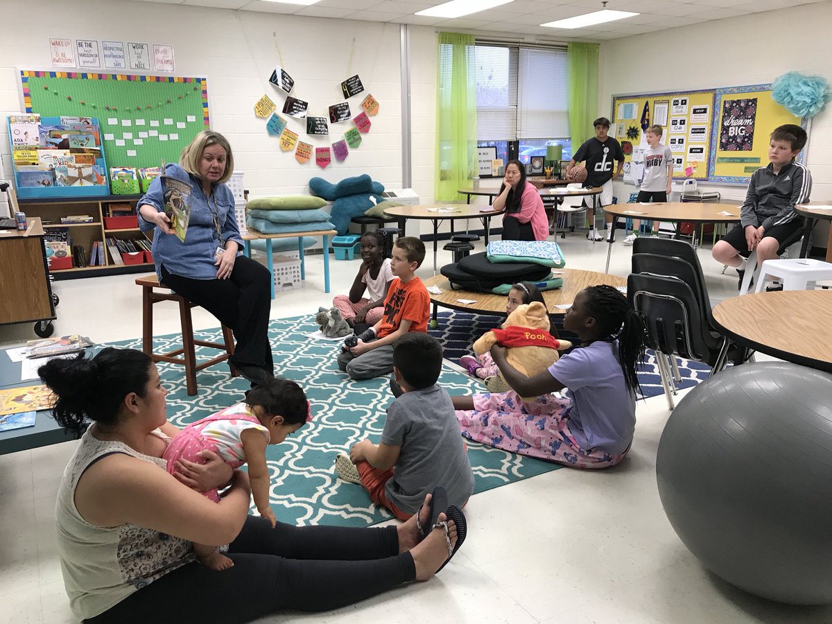tolbertreading's tweet photo. Another wonderful evening at Tolbert’s Sories Under the Stars!!!  #jamminginourjammies
#lcps18 @tolbert_ES https://t.co/YbepSovKwL