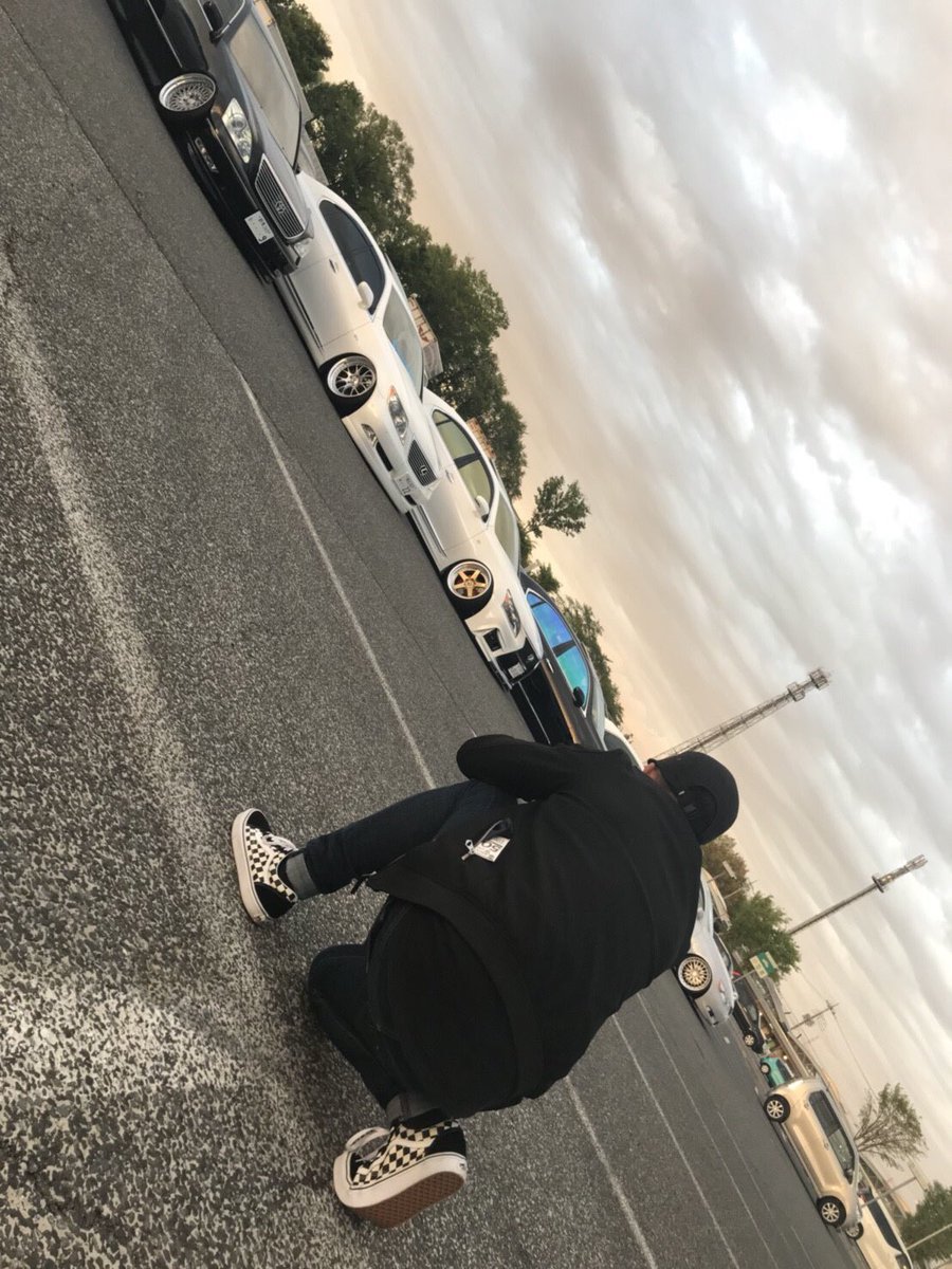 kluxurystyle's tweet photo. 今日はアメリカから来た2人による車の撮影でした🚗📸
. 🚗LS460L
#Lexus #LS460L #USF41 #leftdrive #US #USVIP #simple #low #longbody #lorinser #rsk6 #21in #AIR #ACC #airranner #tdemand #proarm #camber #ultravison #ultravisonclimacomfort #tokyo #japan #LS600 #UVF45 #executivevipusa https://t.co/VoGXyHcdWt