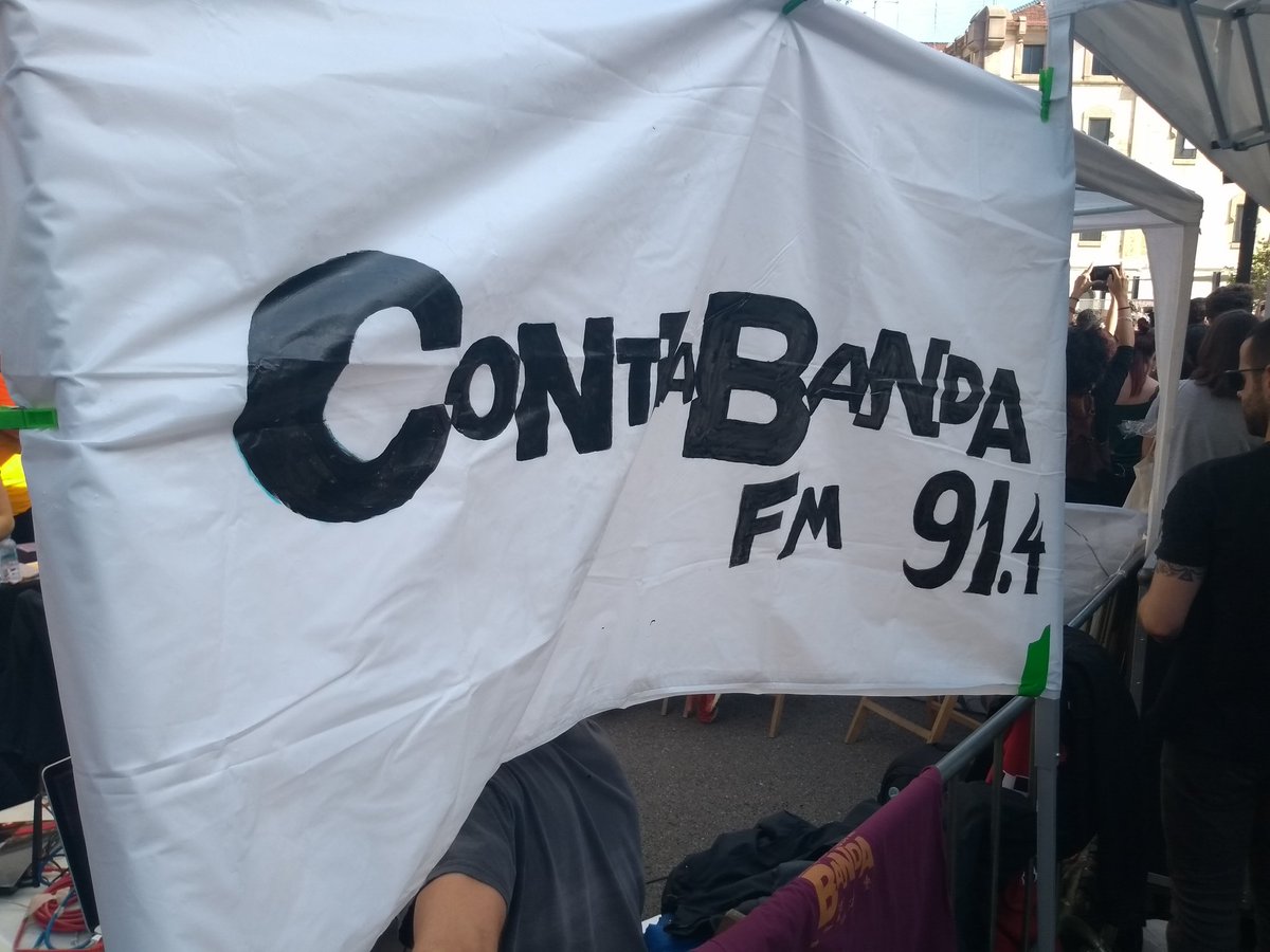 contrabanda's tweet photo. Seguim en directe #EnvoltemLaModel @no_callarem a @contrabanda 91.4 #FM de Barcelona https://t.co/hYeR8wEpVQ