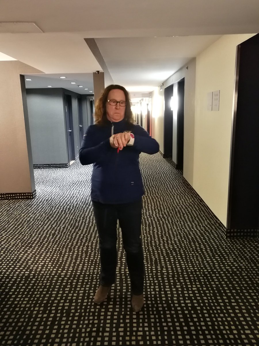 Amanda_Deneau's tweet image. Coding our own makeshift Mp3 player/fitbits with #microbit Nous créons nos propre lecteur de musique/compteur de pas @FCLEdu #FCLedu #CanCodetoLearn