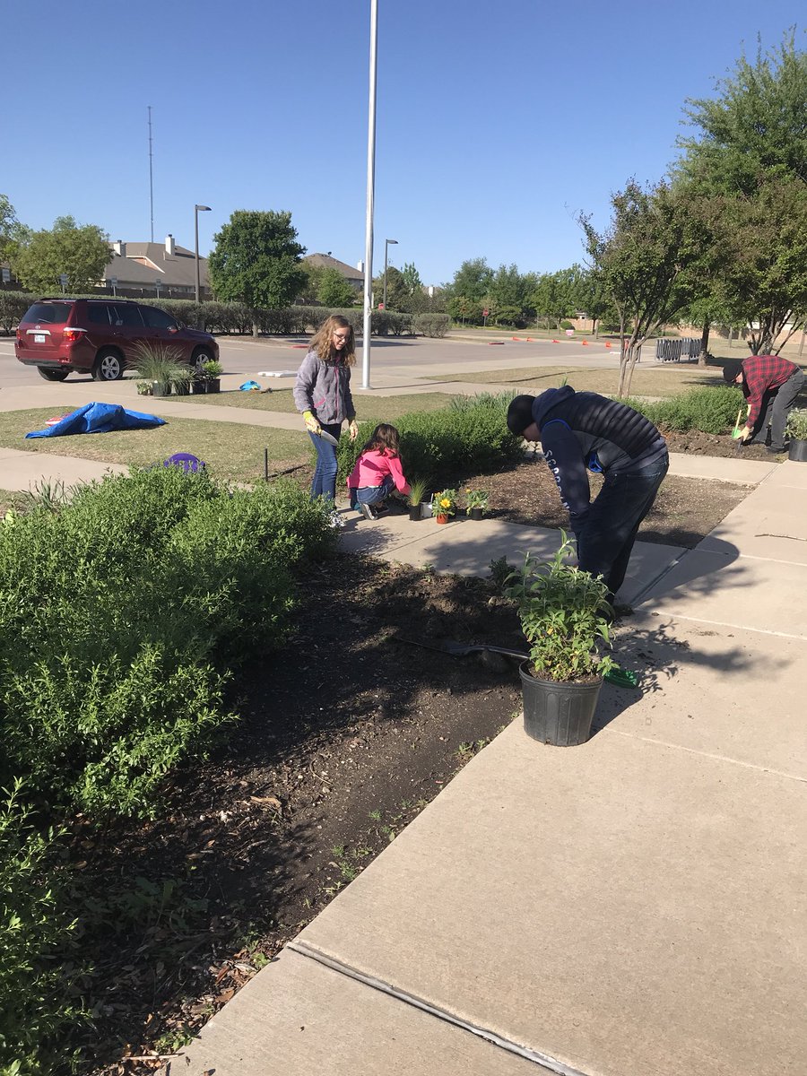 ElliottFISD's tweet photo. Thank you Troop#6785! Elliott looks amazing!! #elliottlearners #l2ipa #boti https://t.co/Yp7NKvWro8