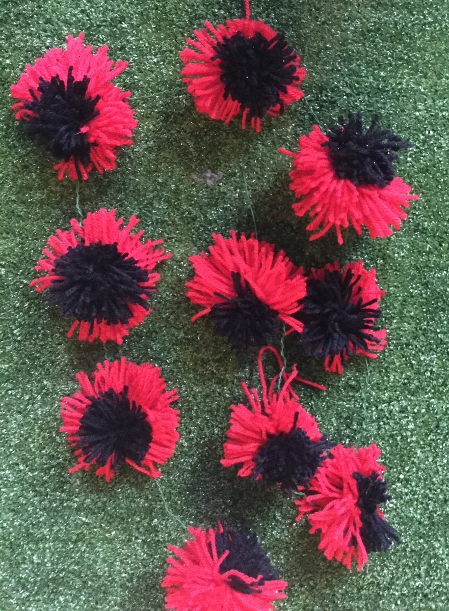 SiouxPeto's tweet image. #MeMaking @murstonheArt for #poppyproject #bedifferent #alternativepoppies #makeiteasy