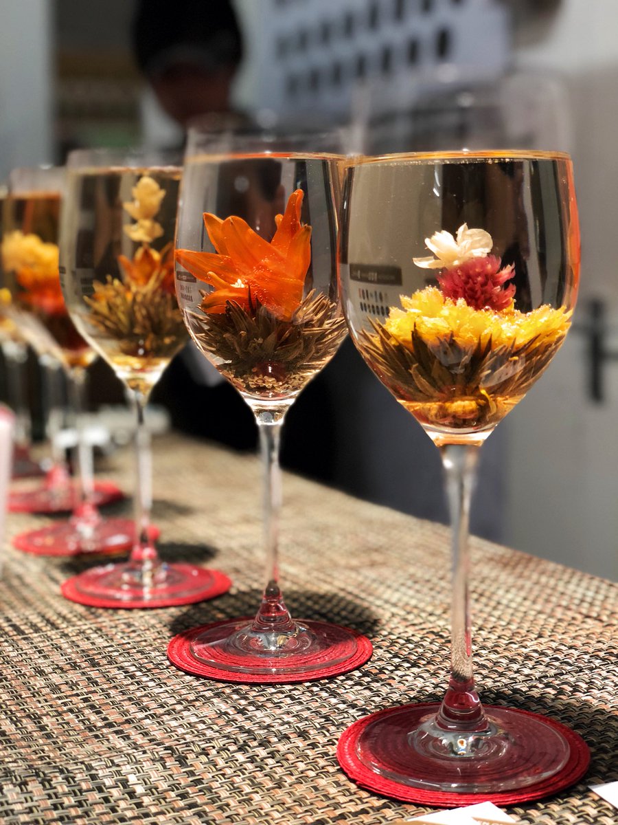 Great way to spend #sunday <a href="/LdnCoffeeFest/">The London Coffee Festival</a> 😋I never knew there were so many different kinds of #coffee &amp; #tea...and I’ve just discovered <a href="/MrBlackSpirits/">MR BLACK</a> &amp; @FLORATEA_UK 😁