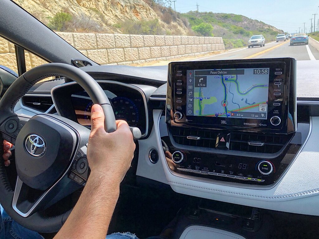 LoyalDriven's tweet photo. Don’t miss these pics - courtesy of @theawesomer #2019Corolla #CorollaHatchback https://t.co/NrdZUqzexE