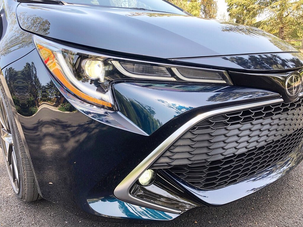 LoyalDriven's tweet photo. Don’t miss these pics - courtesy of @theawesomer #2019Corolla #CorollaHatchback https://t.co/NrdZUqzexE