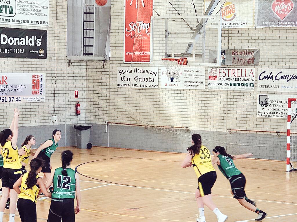 ASRBasketAlmeda's tweet photo. 🏀 @BasquetLloret 35 - #IF2ALM 56

Bona feina en el segon partit de la tercera fase!!

#goAlmeda #jornadaAlmeda #basketAutèntic https://t.co/V8VcH4xnYM