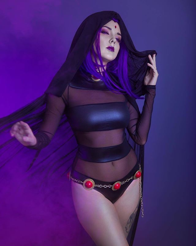 “Raven cosplay by @darshelle_stevens
#darshellestevens #cosplay #te...