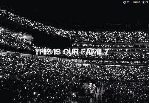 lereinehr's tweet photo. Just miss them #OneDirectionReunion https://t.co/dIN2rL7dBR