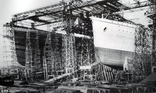 renesmelune_'s tweet photo. ย้อนไทมไลน์ RMS Titanic

29th July 1908 - แบบก่อสร้างเรือ Titanic ได้รับการอนุมัติ

31st March 1909 - วางกระดูกงู

31st March 1912 - เสร็จสิ้นการประกอบและติดตั้งเรือ รวมระยะเวลา 3 ปี

2nd April 1912 - ปล่อยลงมหาสมุทรครั้งแรกเวลา 6:00 a.m.

ปล.นางถูกสร้างคู่กับเรือ RMS Olympic https://t.co/sHwzESZWOZ