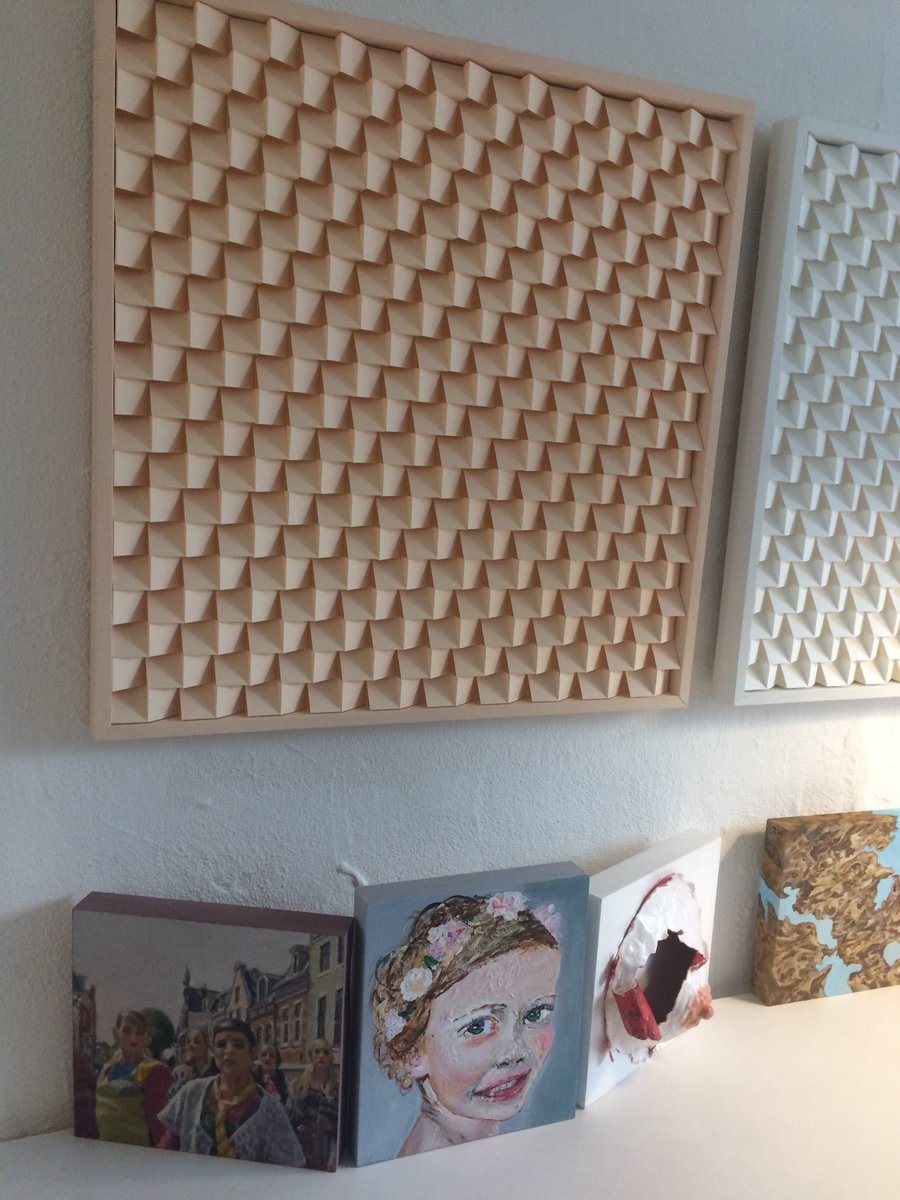TreaWestra's tweet photo. Kijkje bij #galeriewesterkade bij Henk Dillerp! Mooie blokpanelen en werk van Jan Hoff! #janhoff
En diverse paneeltjes van bekenden @Venetianred #jelleschotanus @SabineLiedtke https://t.co/GN2ARWvZ47