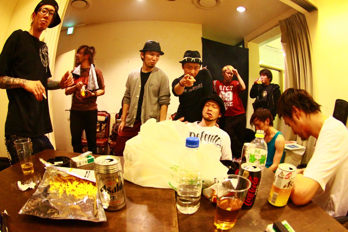 FukcrecHbk's tweet photo. #何をみても何かを思い出す
20110416、アーリーにて
CROSS PRIDE

#SOWLKVE
#EVILHYPE
#NYF

#FUKCREC https://t.co/EMN46k00aA