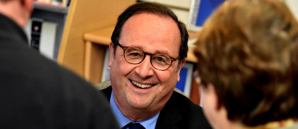 « Si je peux être utile... », Hollande ne renonce pas à la politique bit.ly/2qAT6EC