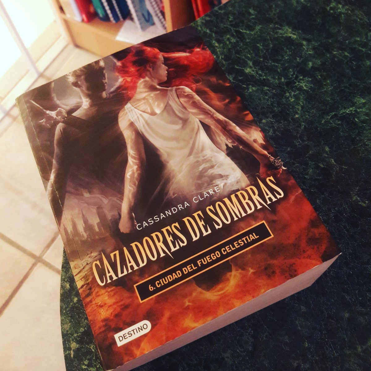 lee_imagina_sue's tweet photo. Acabo de terminar el 9o libro de la saga. No se si les pase lo mismo, por un lado ya quieres terminar pero por el otro te quedas con una sensación de ¿ y ahora que? respecto a la historia
***************
#libros #lee #lecturas #lecturasterminadas #bookaddict #bookstagram https://t.co/j8YLYU3uTK