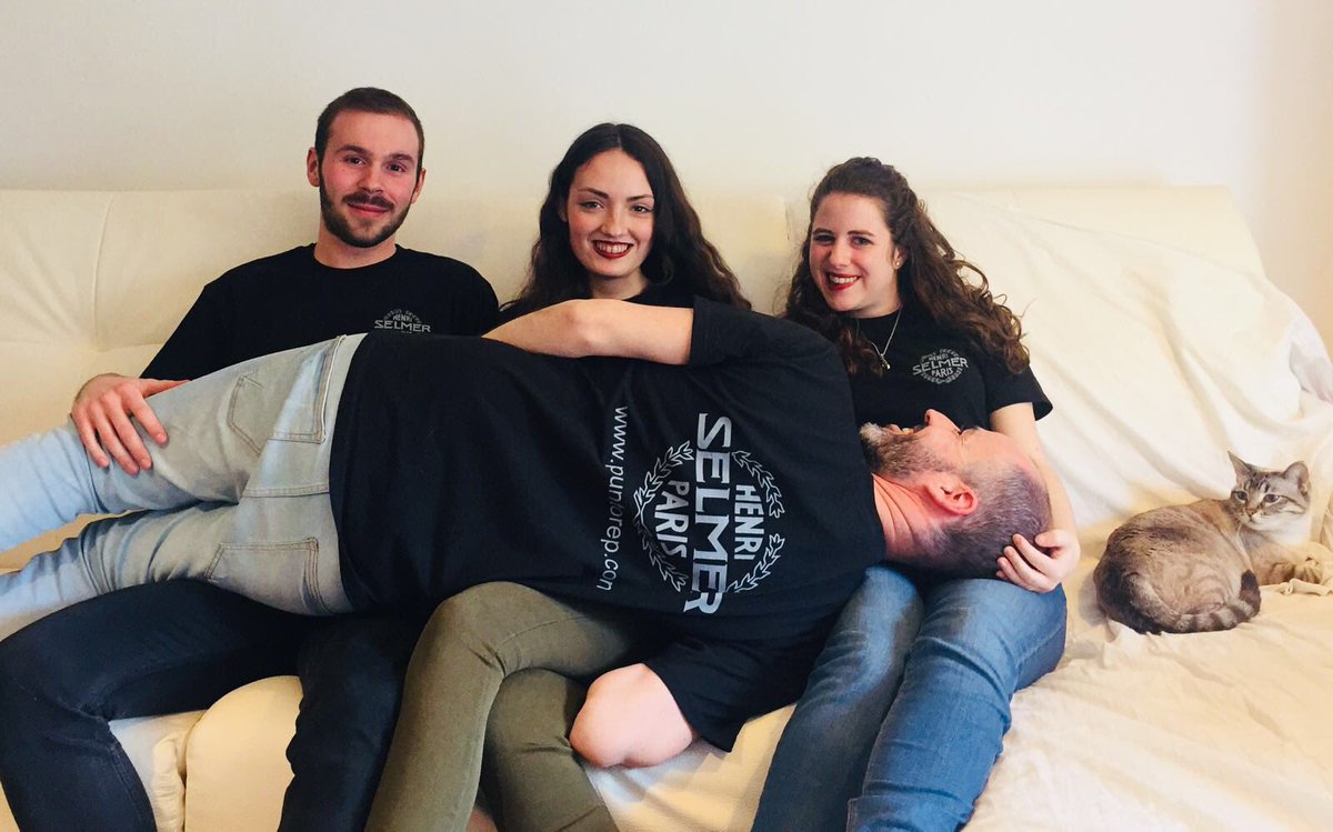 MaferMusica06's tweet photo. Los primeros en lucir las nuevas camisetas @selmersaxes hechas por @Puntorep 
@afbelijar, Javier Quintana, Clara Arce y Catalina Sanchez https://t.co/naBiLUaRV4