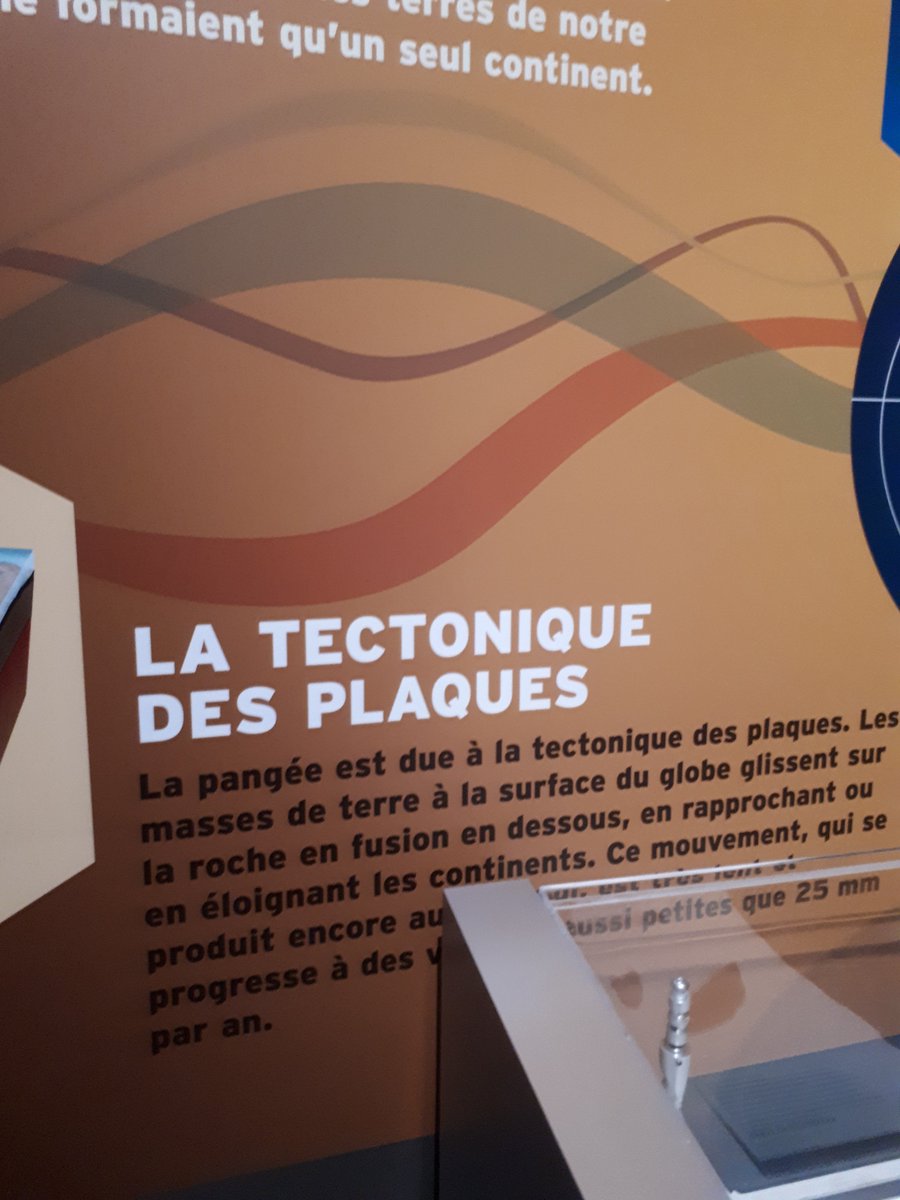 jmgardarein's tweet photo. Vraiment très chouette l'immersion #JurassicWorld
Par contre, certains panneaux piquent les yeux... #FallaitEcouterEnSVT https://t.co/5vu6wafKNu
