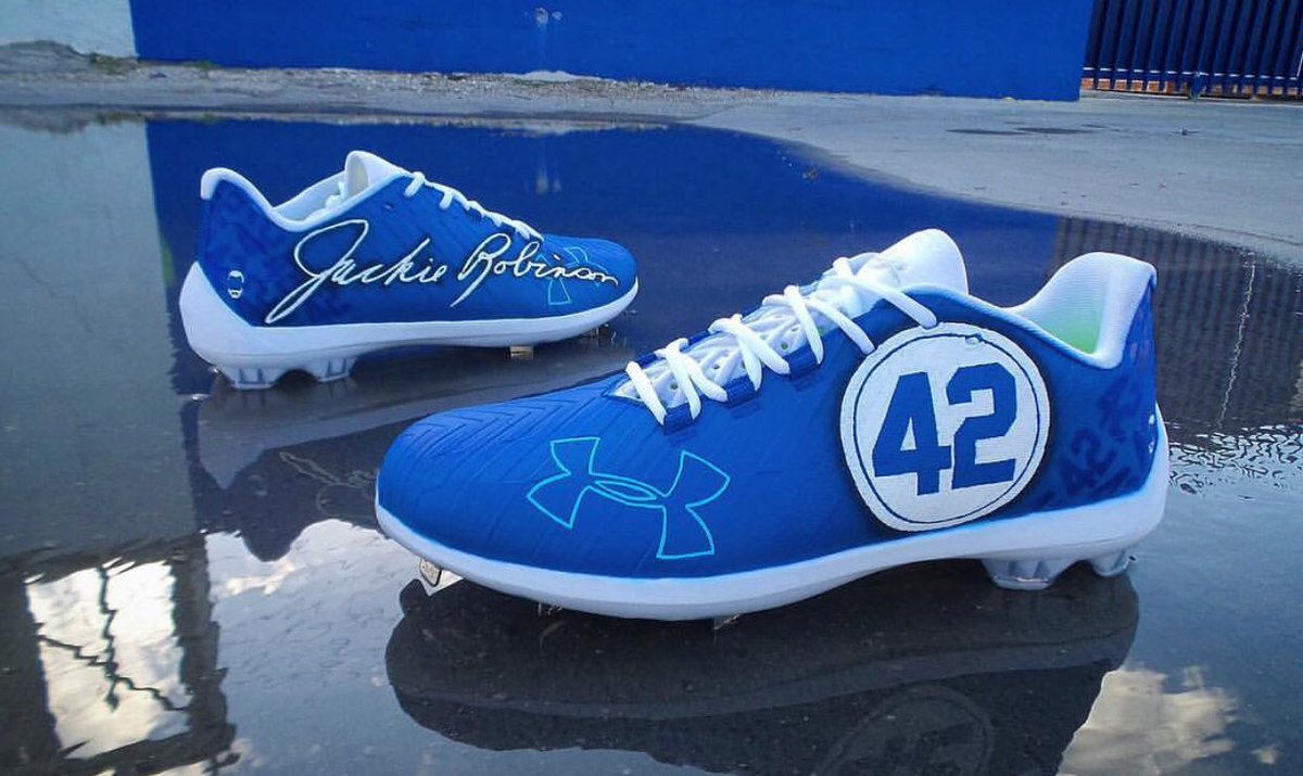 jackie robinson cleats