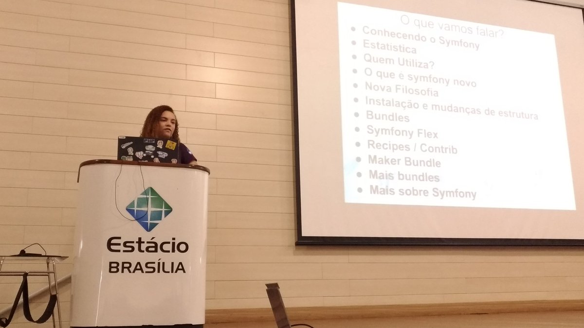jucycabrera's tweet image. Palestra da @KaFernandes1989  sobre #symfony4 na #darkmiratour #phpwomen