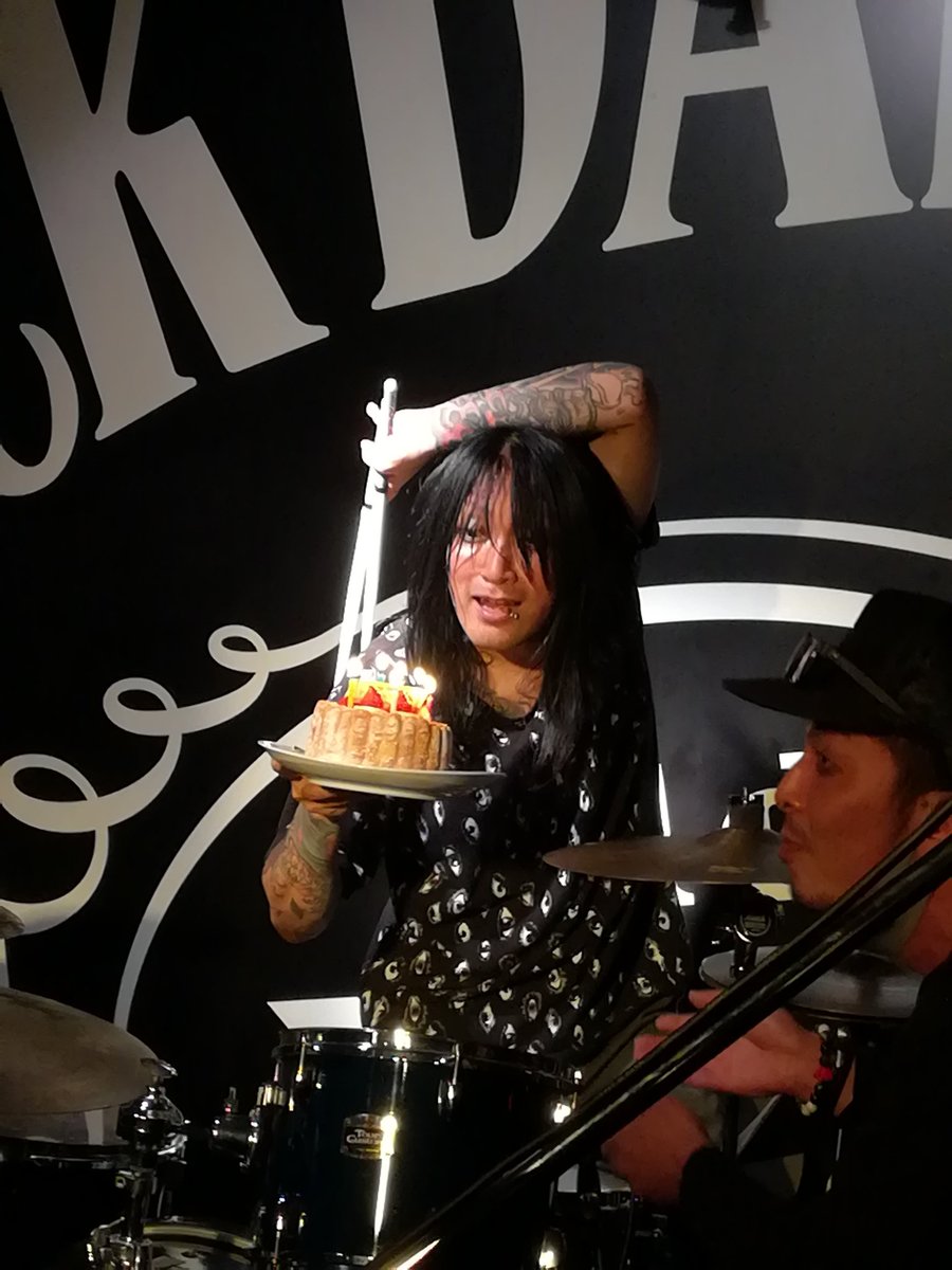 Yakopixx_71's tweet photo. 🎊🎂Happy Birthday🎂🎊
🌻🤘Mr.HIMAWARI🤘🌻
#HIMAWARI #ヒマ誕
#SEXXXXX #LADIESROOM
#tokyospandixxx #DUSTER3 https://t.co/rKWjpzY6LF