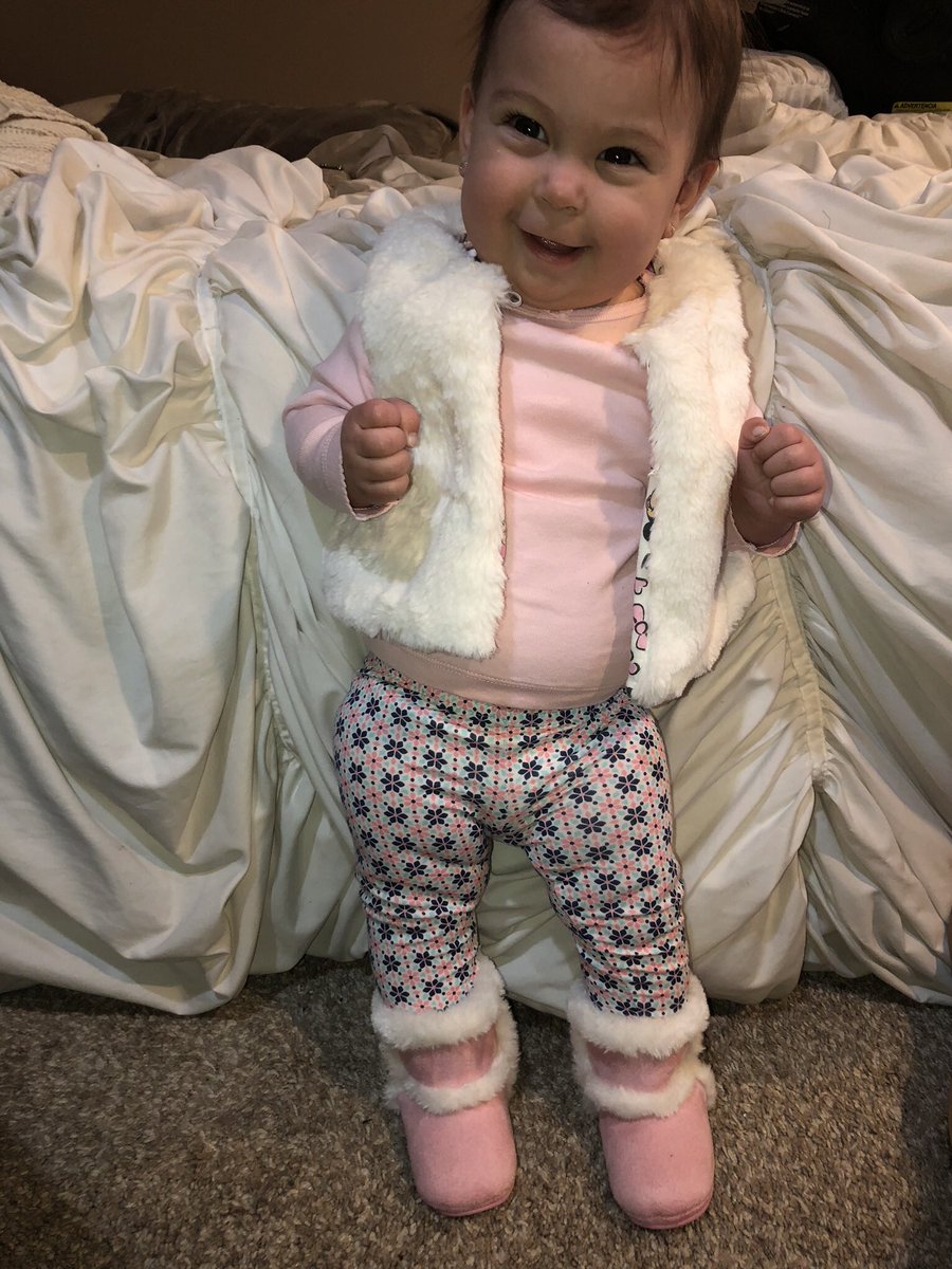 lexrudilosso's tweet photo. safe to say she likes the camera🌸🌷💓 https://t.co/00w6uTpuXU