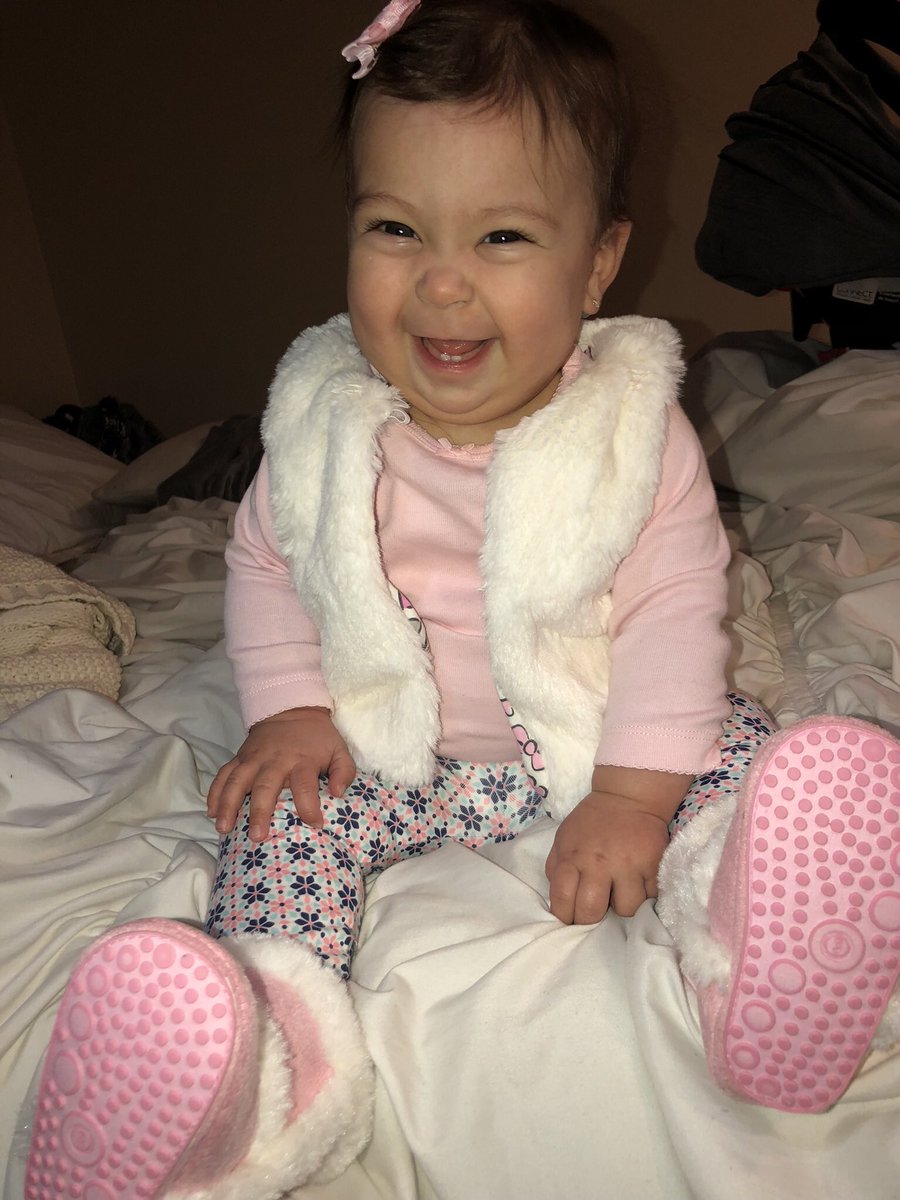 lexrudilosso's tweet photo. safe to say she likes the camera🌸🌷💓 https://t.co/00w6uTpuXU