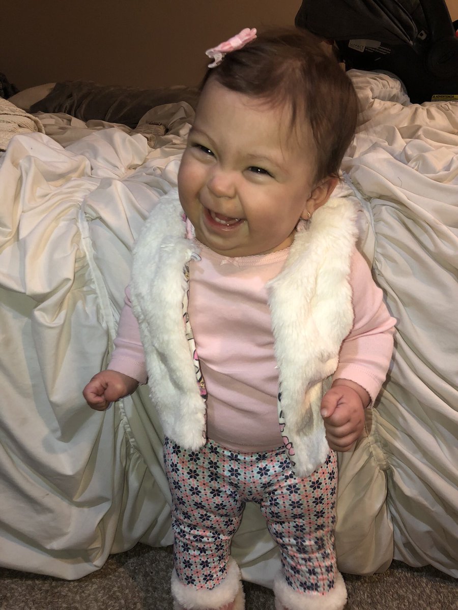 lexrudilosso's tweet photo. safe to say she likes the camera🌸🌷💓 https://t.co/00w6uTpuXU