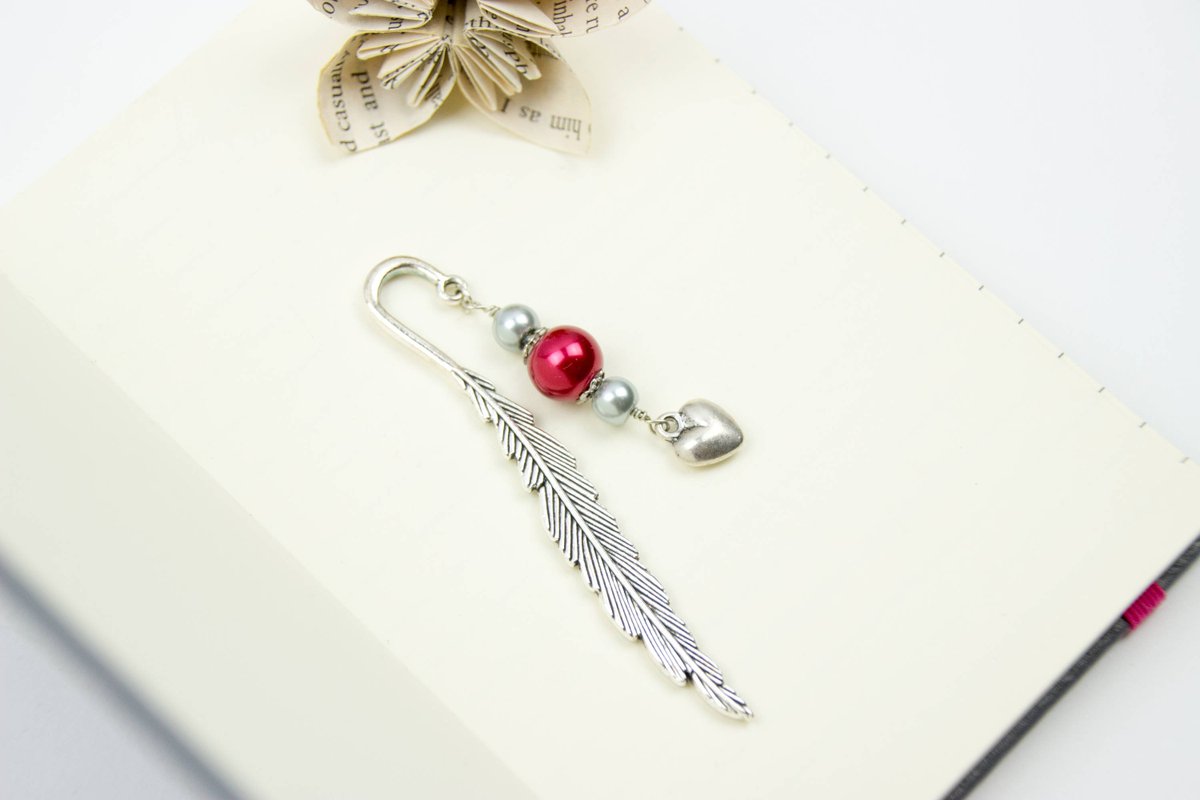 milaekem's tweet photo. Love, Love, Love... https://t.co/GxQa09X8sb 30% off this bookmark too! 
#bookmark #giftsforher #giftsforgirlfriend #giftsforsister #giftsformum #mumsbirthdaygifts #Romanticgifts #heartgifts #etsyfinds #love #heart #bookmark #booklover https://t.co/TL9vskgncM