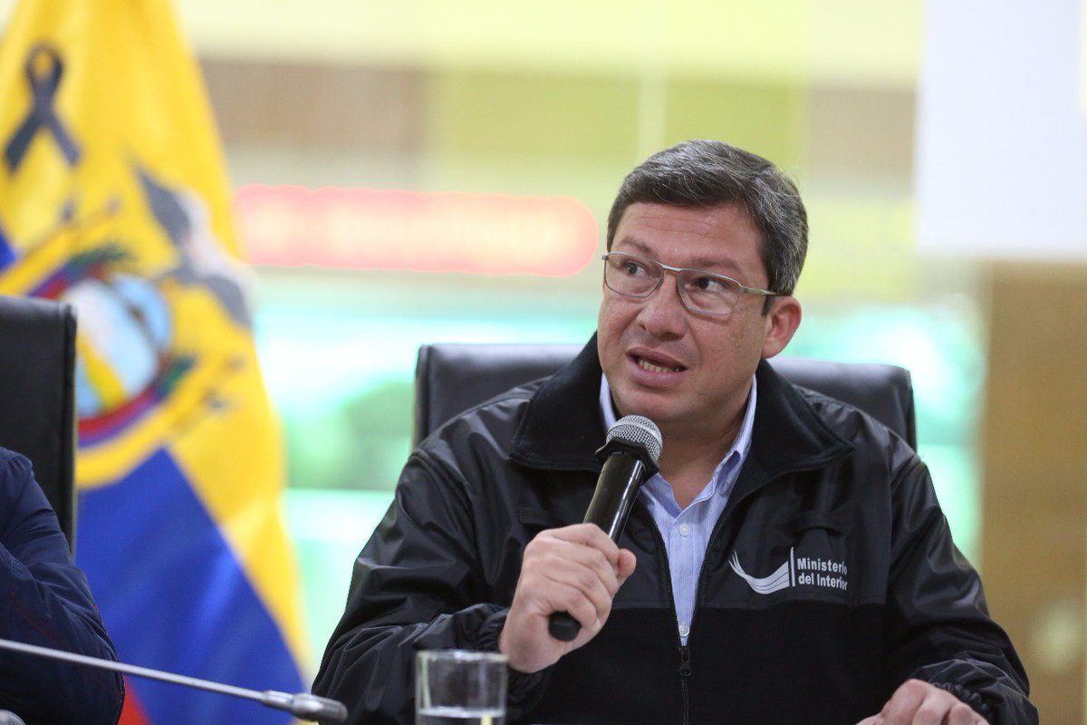 “Son momentos difíciles por las que pasa el país. Hoy más que nunca debemos estar unidos como sociedad para enfrentar una problemática que no nace en Ecuador, pero si nos afecta”, @navasveracesar #UnidosPorLaPaz