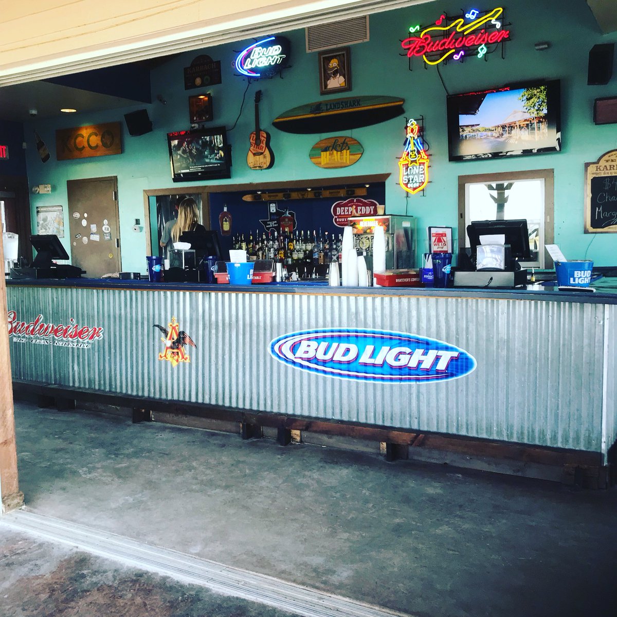 LSIHLakeBryan's tweet photo. The sun’s out and we’ve got a great lineup hitting the stage starting at 3!  Come out and see Shadow Canyon, The Daniel Gonzales Band, Garrett Snowden, Andrea Young, Chris Crow, Beige Watch, Wes Barlow, and The Docs!!! https://t.co/sNvAS8aXnf