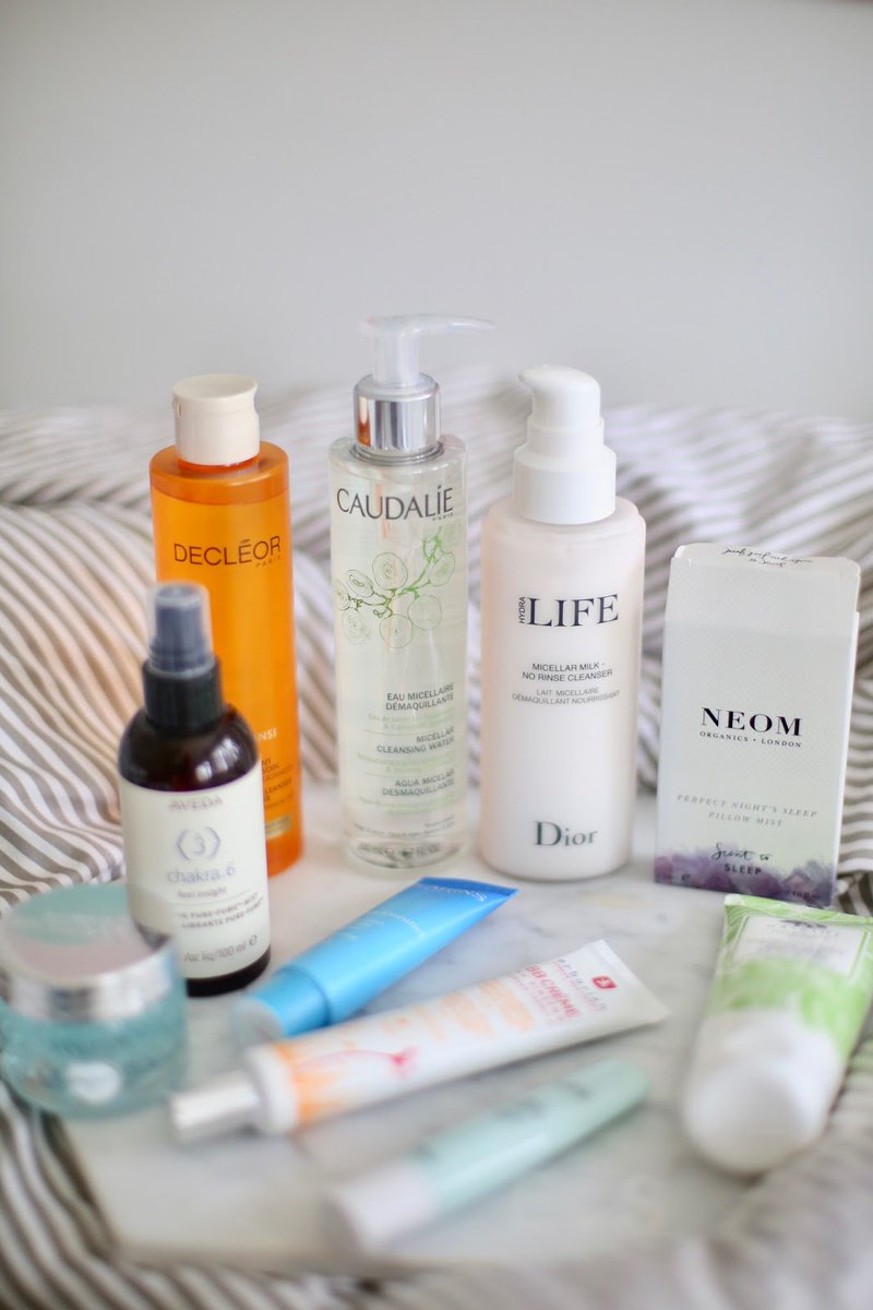 New on the blog: best beauty products for travel emtalks.co.uk/2018/04/the-be… #bbloggers (and that <a href="/madeleine_shaw_/">Madeleine Shaw</a> collab!)