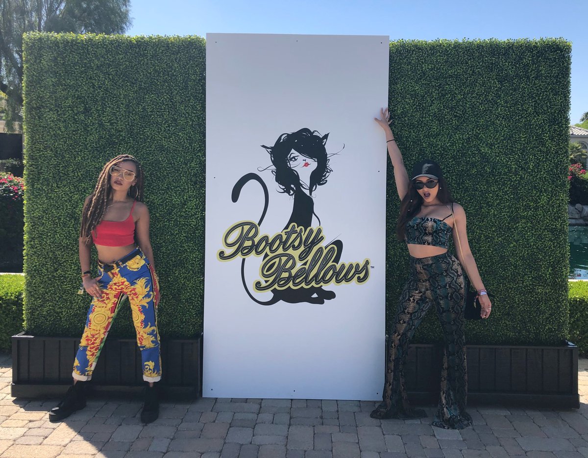LMTodayNet's tweet photo. #LeighadeTakeLA 🌸🔥🌊 @LittleMix https://t.co/J941pAOaLd