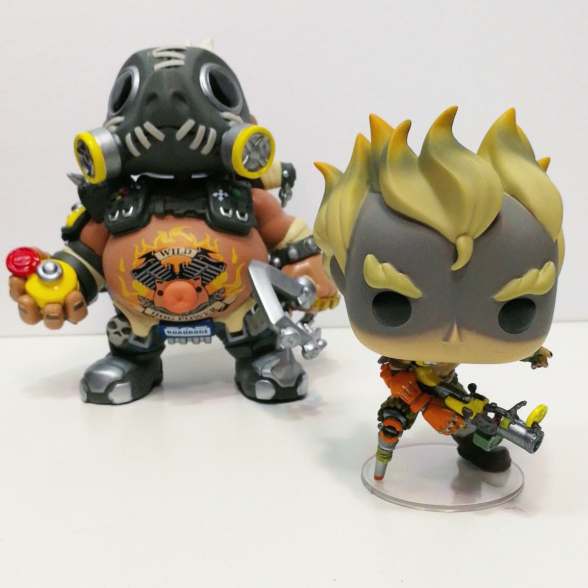 VeekayTv's tweet photo. My favourite Overwatch duo. Roadhog and Junkrat🔥💀
#overwatch #overwatchpop #overwatchpops #overwatchpopvinyls #roadhog #junkrat #overwatchcollection #overwatchcommunity #gamer #gamers #instagaming https://t.co/NcGBwcKkQk