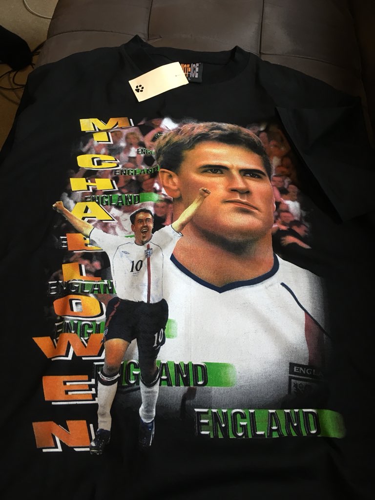 Greg could have bought me anything in Australia but decided upon this monstrosity of a t-shirt