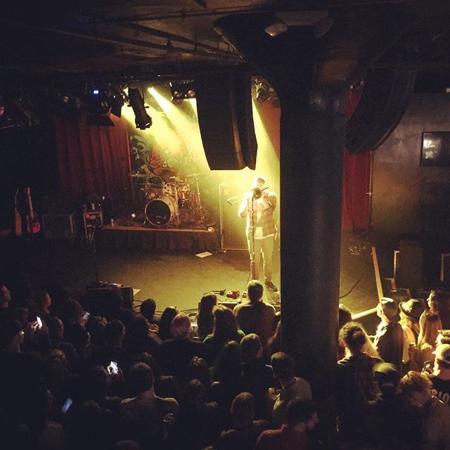 TheJamtones's tweet photo. Incredible to see good pals and a #jamtone4life having ALL the success. Touring the country, sold out crowds EVERY nite. Unreal. Proud of U @quinncarson!! And super fun to re-connect with @badfish_singer_dude. Way to be like a billion times cooler than w… https://t.co/8rwb5tSF8V https://t.co/1h6r0C1fPV