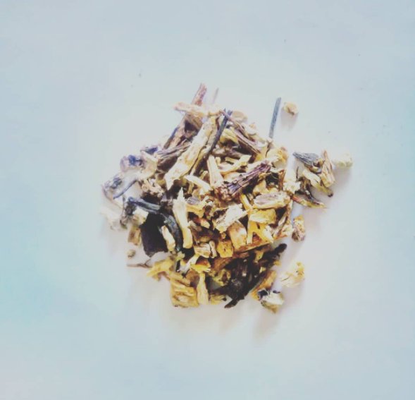 FlowAthens's tweet photo. Echinacea root, ready to be soaked in alcohol for tincture preparation. In Greece, herbs as usually steeped in a drink called tsipouro.
#herbalmedicine #tincture #echinacea #herbaltinctures #alternativemedicine #learnherbs https://t.co/KtaWblAUZH