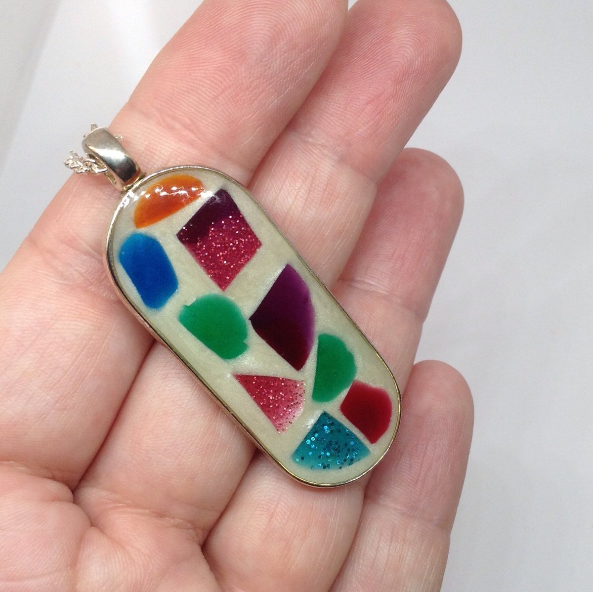 jewelrymandave's tweet image. Retweeted BeadsofCreation (@BeadsofCreation):

Mosaic Jewellery, Geometric Necklace, Resin Pendant, Rainbow Necklace, Unique Gift For Mom From Daughter,  Best Friend Present tuppu.net/f905d6e6 #Etsy #BeadsofCreation #MosaicPendant