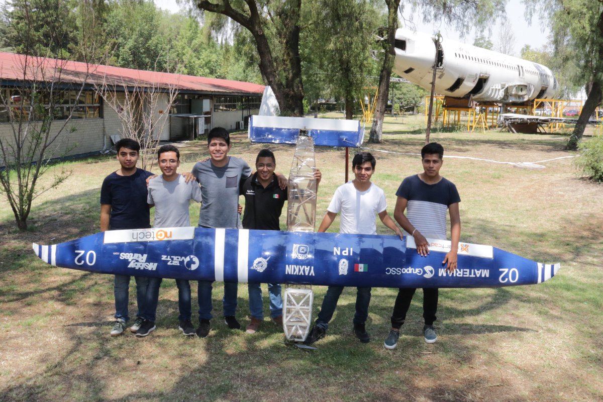 IPN_MX's tweet photo. #OrgullosamentePolitécnicos Estudiantes de la #ESIME pusieron en alto el nombre de esta institución al obtener el segundo lugar general en la competencia de aeronaves no tripuladas #SAE Aerodesign México 2018. #PolitécnicosDeCorazón #Yaxkin https://t.co/hyaB4cYYu5 https://t.co/l7qXxOuLsw