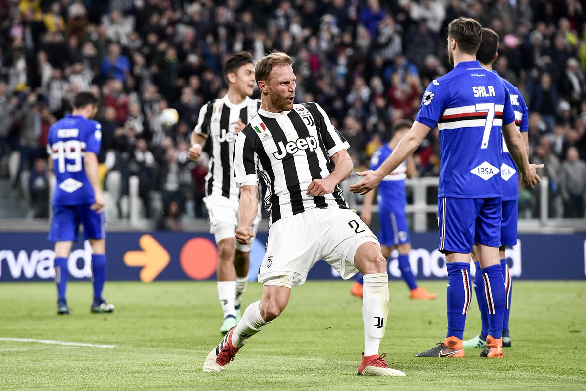 juventusfcen's tweet photo. When you score your first-ever goal for Juventus @BeneHoewedes 😁💪🇩🇪

#JuveSamp https://t.co/2ix8F70Pc9