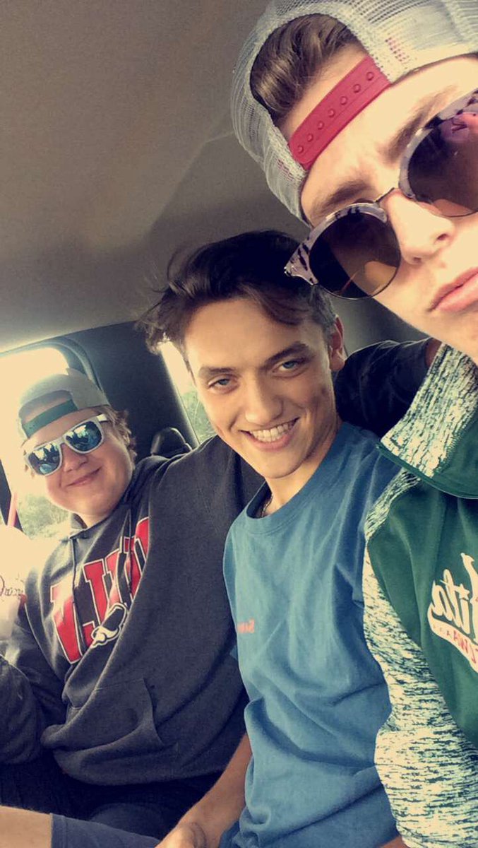 tedwards39's tweet photo. Happy Birthday buddy, hope 18 treats you well #YouAre #Jibson https://t.co/Z4p4jYnqeQ