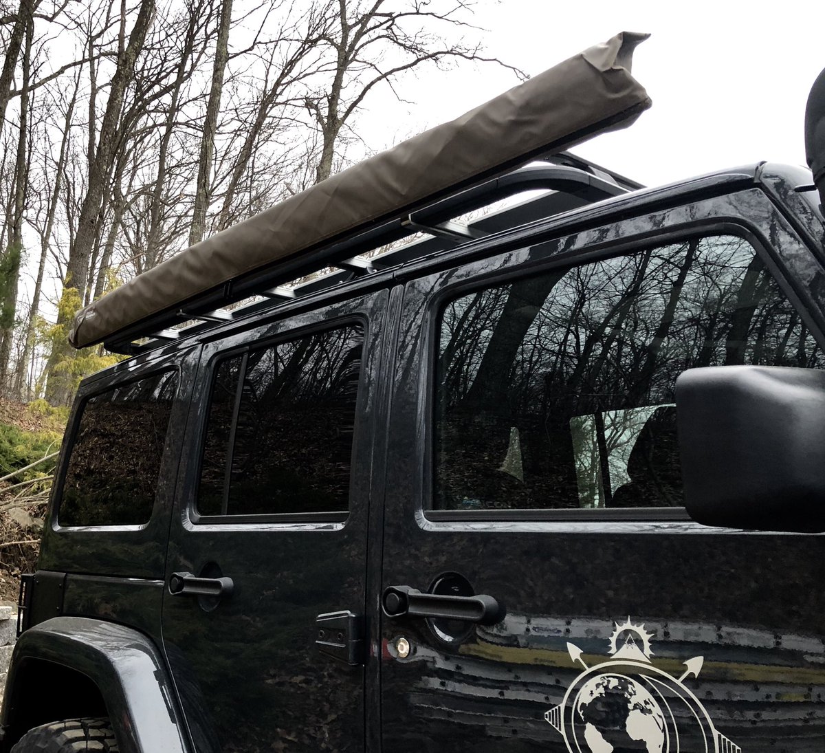 New Front Runner awning and tent going up with shower skirt. #overland #Rooftoptentlife #frontrunneroutfitters