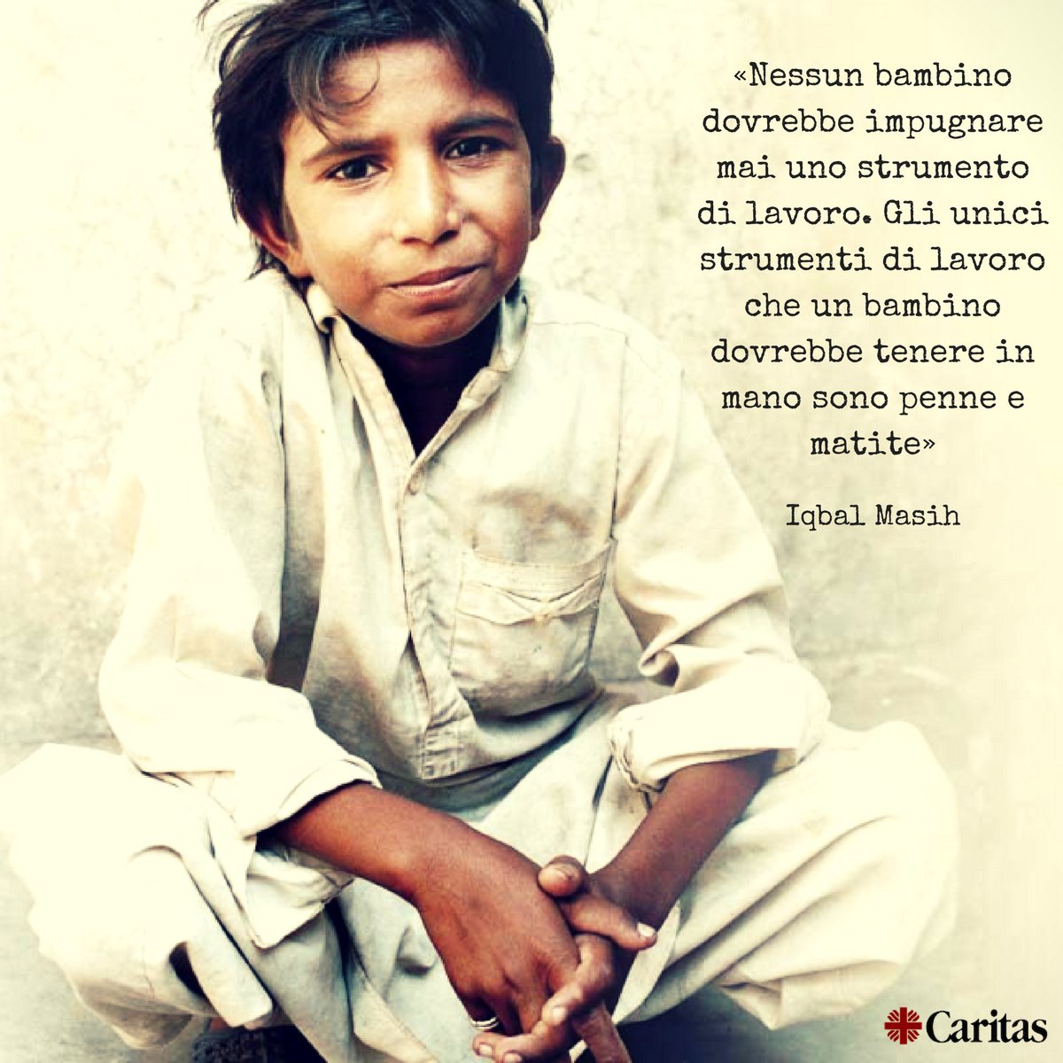 caritas_milano's tweet photo. #16aprile 1995
Viene assassinato #Iqbal Masih
13 anni sindacalista e operaio tessile
simbolo della lotta contro il lavoro minorile.
Grazie a lui 3000 piccoli #schiavi vengono liberati. 
I fabbricanti di tappeti per questo motivo lo faranno uccidere. https://t.co/Dv1GYb448c