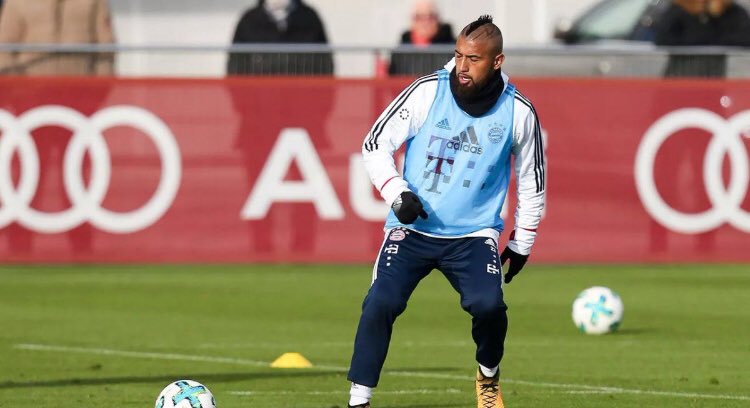 GamesPart0's tweet image. Arturo Vidal tuvo que salir del entrenamiento de hoy debido a un dolor en su rodilla.

¡Pronta recuperación, #ArturoVidal 👑💪 #MiaSanMia